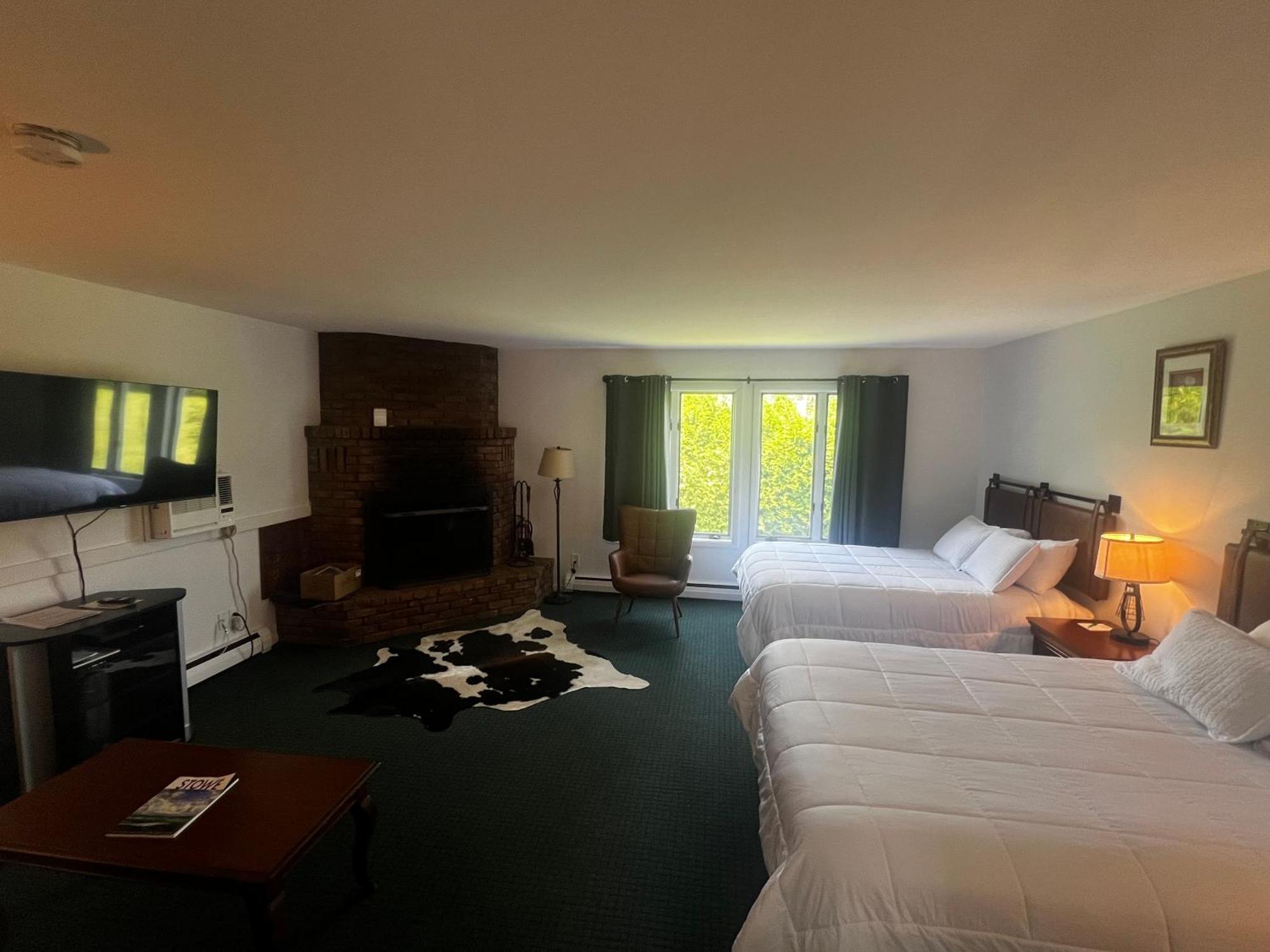 Stowe Motel & Snowdrift Exterior photo